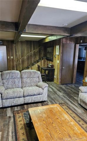 31858 Hollow Way, Running Springs, CA 92382