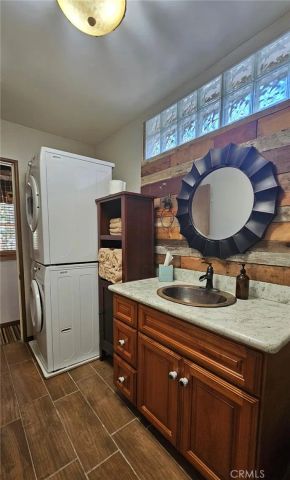 31858 Hollow Way, Running Springs, CA 92382