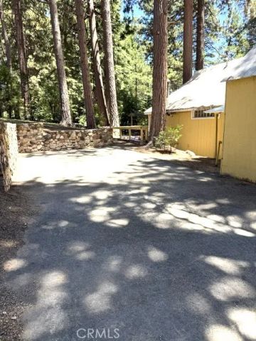 31858 Hollow Way, Running Springs, CA 92382