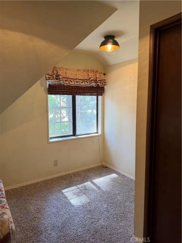 31858 Hollow Way, Running Springs, CA 92382