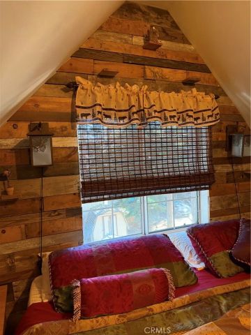 31858 Hollow Way, Running Springs, CA 92382