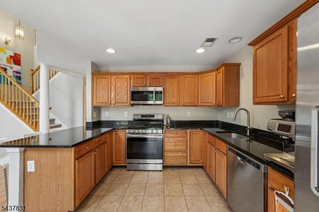 13 Battalion Dr, Bernards Twp., NJ 07920