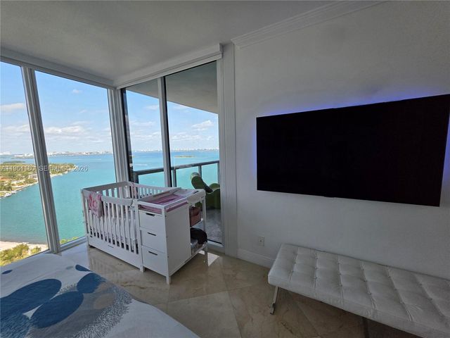 601 NE 36th St 2407, Miami, FL 33137