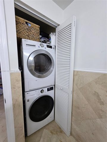 601 NE 36th St 2407, Miami, FL 33137