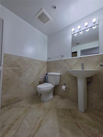 601 NE 36th St 2407, Miami, FL 33137