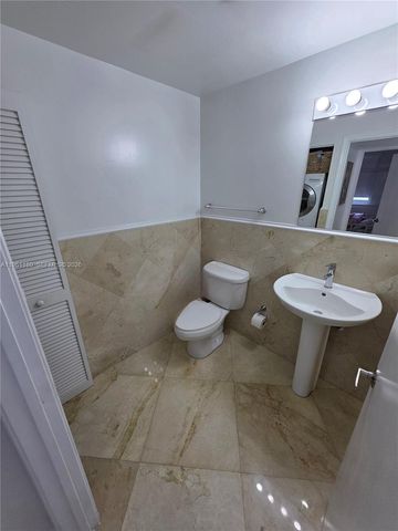 601 NE 36th St 2407, Miami, FL 33137