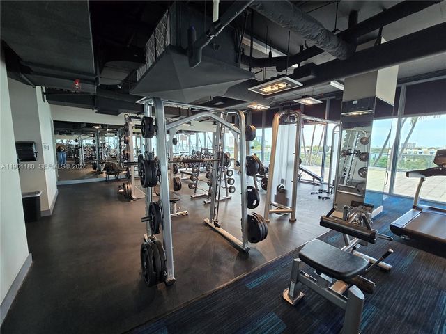 601 NE 36th St 2407, Miami, FL 33137