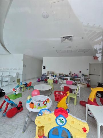 601 NE 36th St 2407, Miami, FL 33137