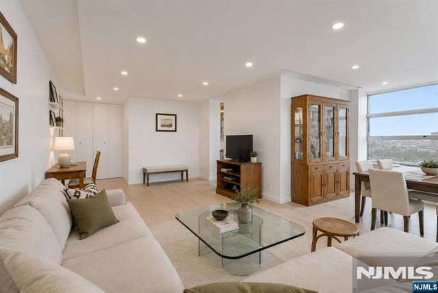 6050 E Kennedy Boulevard 15G, West New York, NJ 07093