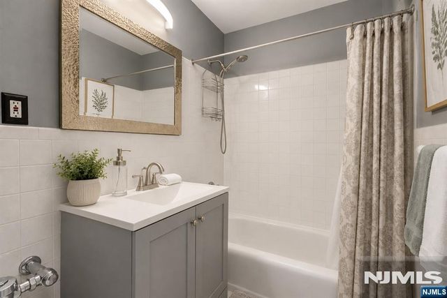 6050 E Kennedy Boulevard 15G, West New York, NJ 07093