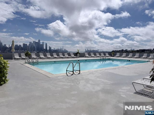 6050 E Kennedy Boulevard 15G, West New York, NJ 07093