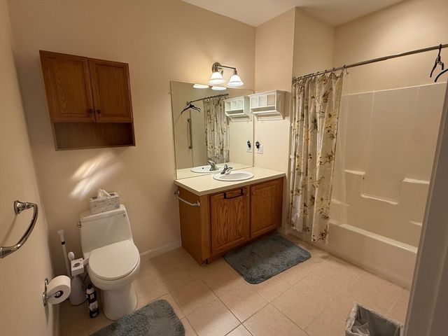 107 Clocktower Dr 207, Waltham, MA 02452