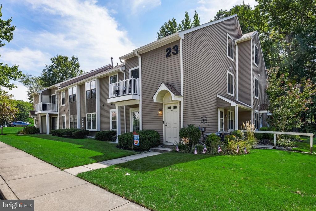 282-B EVERLY CT, MOUNT LAUREL, NJ 08054 — photo 2