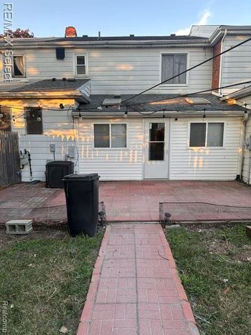 1947 E Laurel Oak Drive Drive, Flint, MI 48507