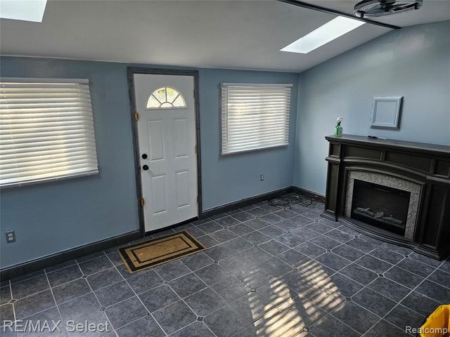 1947 E Laurel Oak Drive Drive, Flint, MI 48507