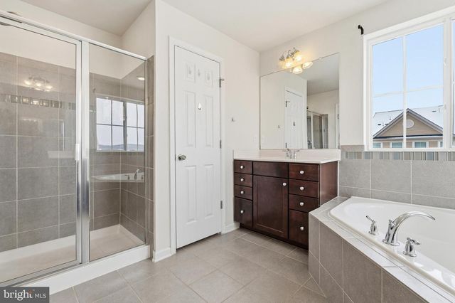 5902 FORUM SQ, Frederick, MD 21703