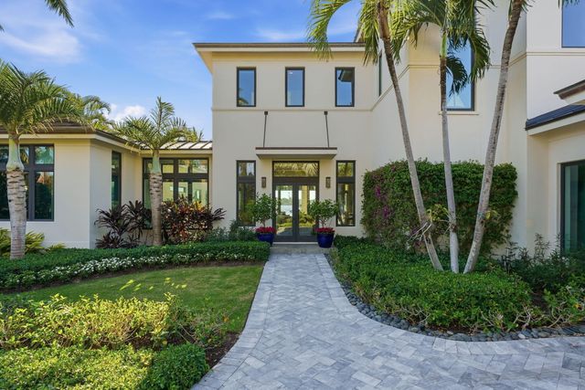 825 W Oyster Lane, Lantana, FL 33462