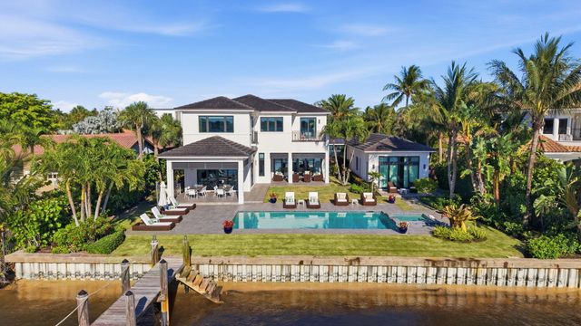 825 W Oyster Lane, Lantana, FL 33462