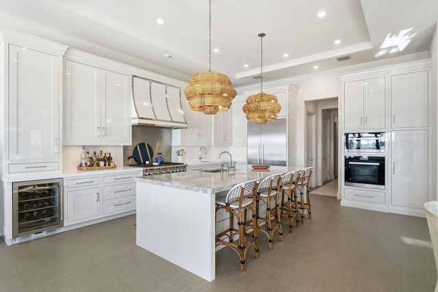 825 W Oyster Lane, Lantana, FL 33462