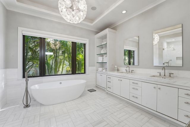 825 W Oyster Lane, Lantana, FL 33462