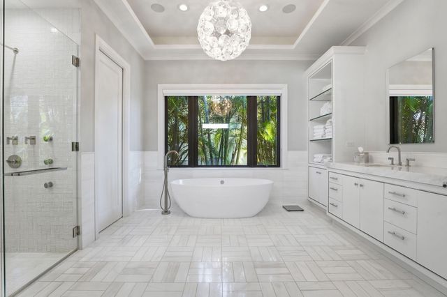 825 W Oyster Lane, Lantana, FL 33462