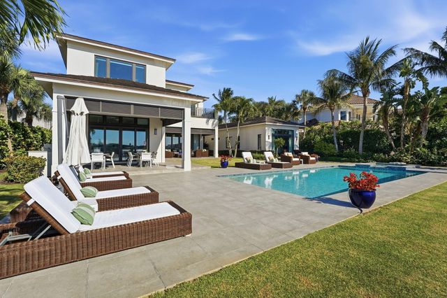 825 W Oyster Lane, Lantana, FL 33462