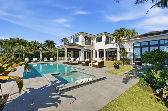 825 W Oyster Lane, Lantana, FL 33462