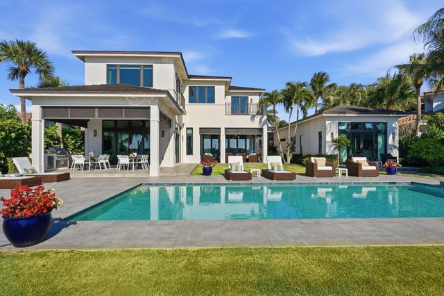 825 W Oyster Lane, Lantana, FL 33462