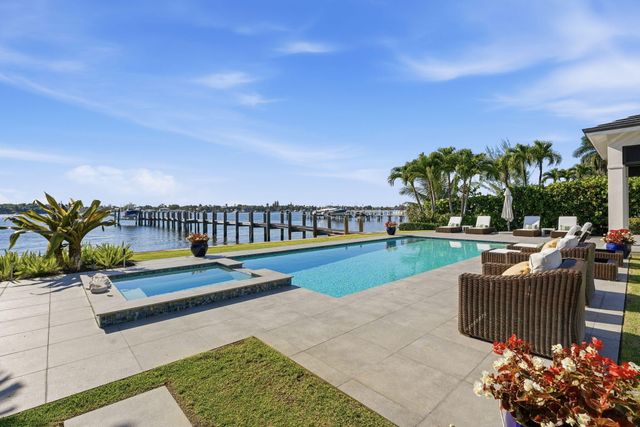 825 W Oyster Lane, Lantana, FL 33462