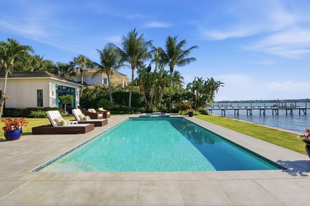 825 W Oyster Lane, Lantana, FL 33462