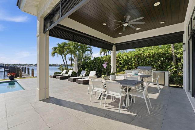 825 W Oyster Lane, Lantana, FL 33462