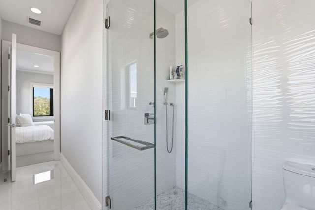825 W Oyster Lane, Lantana, FL 33462