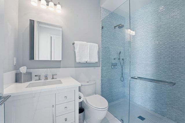 825 W Oyster Lane, Lantana, FL 33462