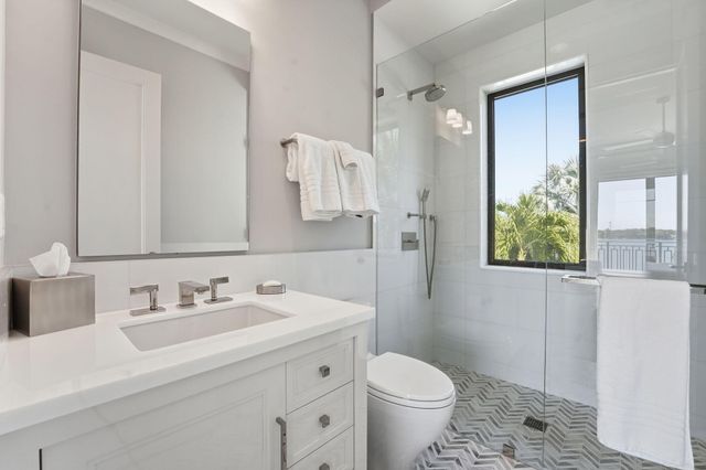 825 W Oyster Lane, Lantana, FL 33462