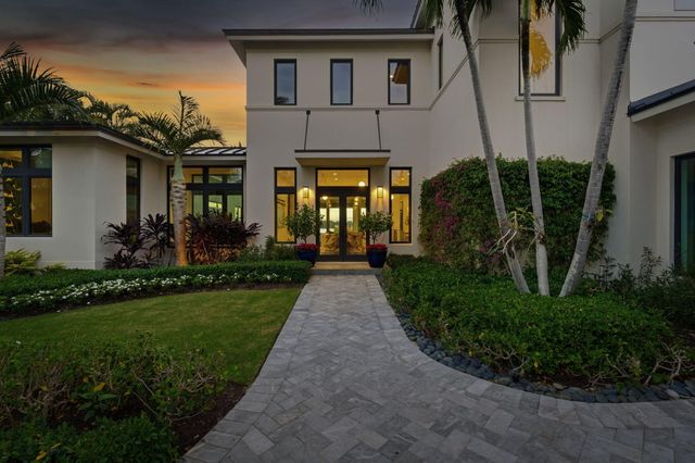 825 W Oyster Lane, Lantana, FL 33462