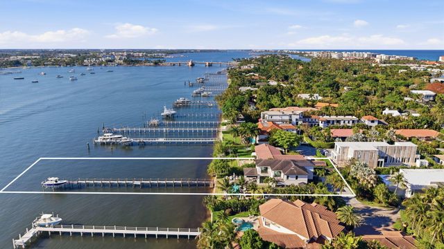 825 W Oyster Lane, Lantana, FL 33462