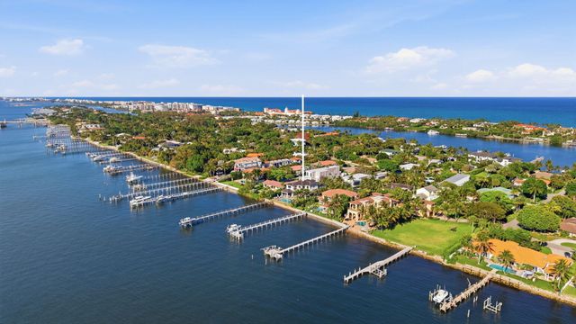 825 W Oyster Lane, Lantana, FL 33462
