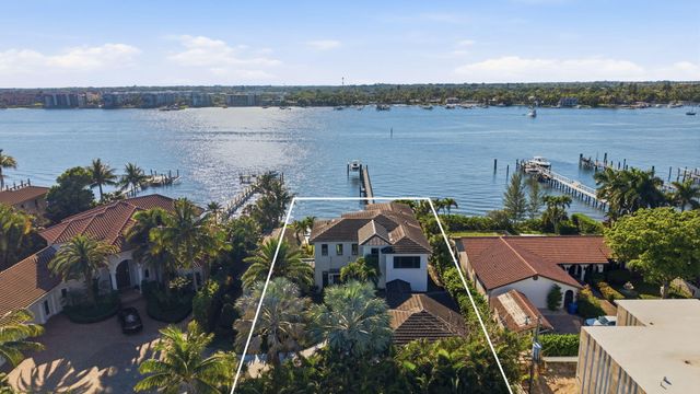 825 W Oyster Lane, Lantana, FL 33462