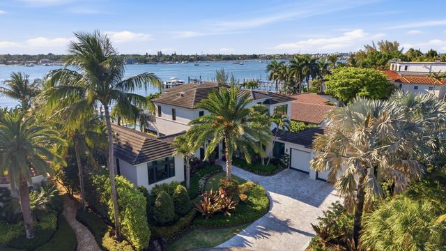 825 W Oyster Lane, Lantana, FL 33462