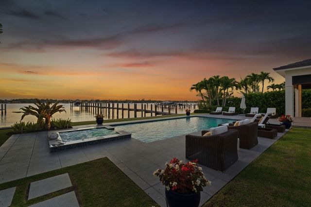 825 W Oyster Lane, Lantana, FL 33462