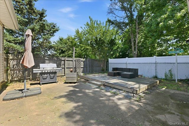 2395 Yorktown Street, Oceanside, NY 11572