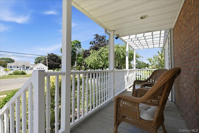 2395 Yorktown Street, Oceanside, NY 11572