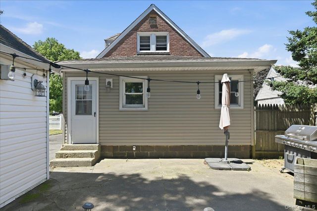 2395 Yorktown Street, Oceanside, NY 11572