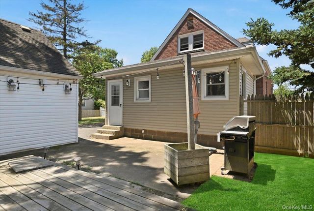 2395 Yorktown Street, Oceanside, NY 11572