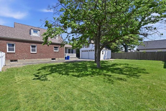 2395 Yorktown Street, Oceanside, NY 11572