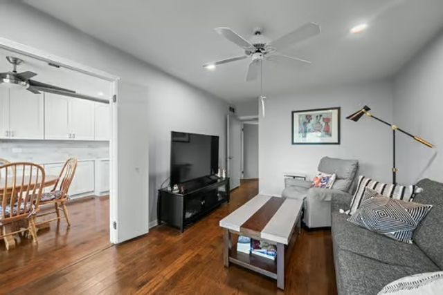 1125 Lake Cook Road 505E, Northbrook, IL 60062
