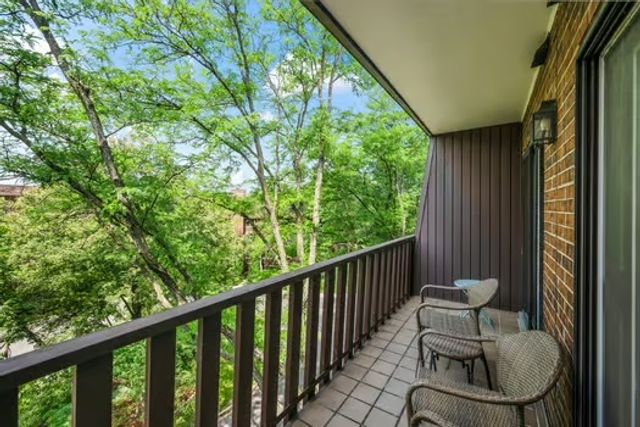 1125 Lake Cook Road 505E, Northbrook, IL 60062
