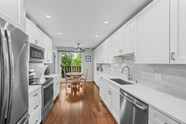1125 Lake Cook Road 505E, Northbrook, IL 60062