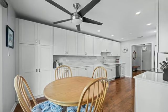 1125 Lake Cook Road 505E, Northbrook, IL 60062