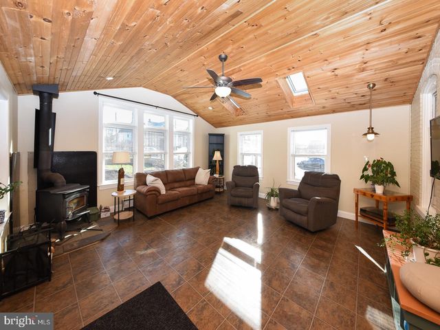 17-19 N SECOND ST, Souderton, PA 18964